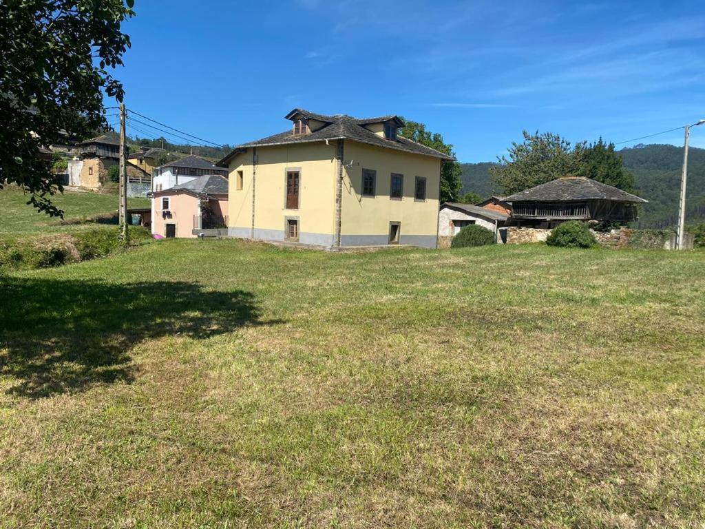 Casa Ezequiel Villa Trevias Bagian luar foto