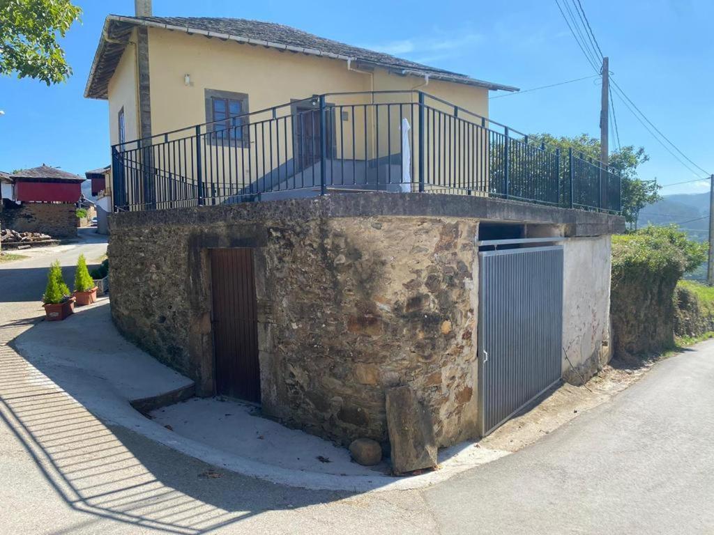Casa Ezequiel Villa Trevias Bagian luar foto